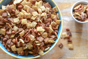 Feed-A-Crowd Homemade Chex Mix | theturquoisetable.com